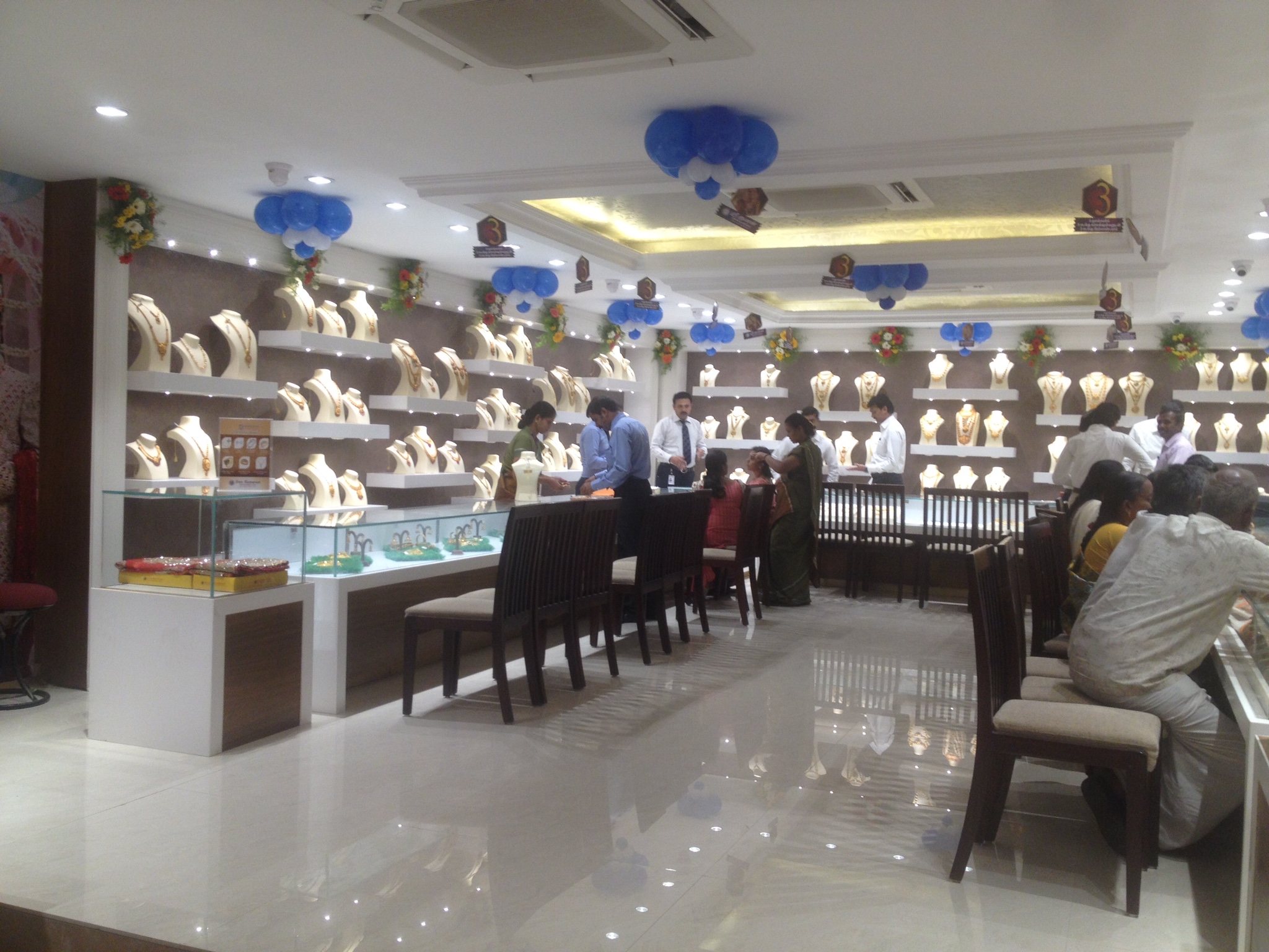 Jewellery showroom interior design in Kochi 8